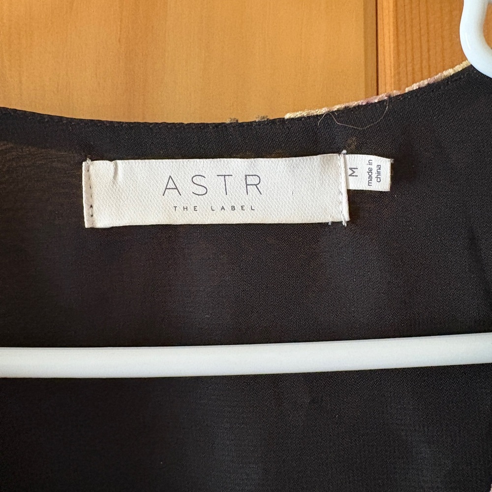 ASTR The Label Womens Body Suit Short Sleeve V Neck Floral Med Velvet Burnout - Picture 7 of 12